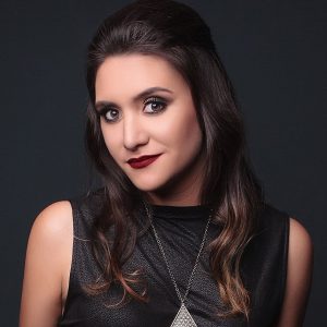 Luiza Lobo