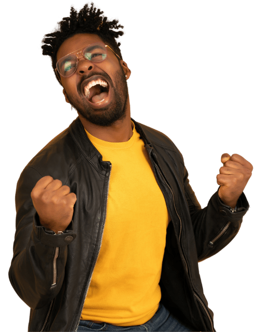 homem-comemorando-vertical
